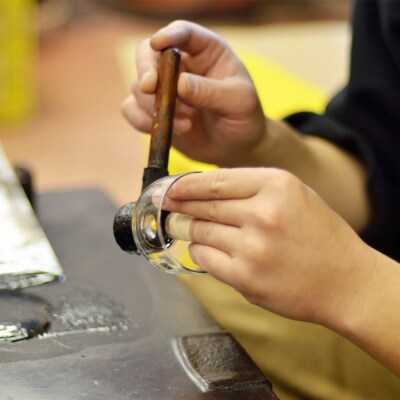 津軽塗 ガラス ぐい呑み(足高) 呂/茜ペア|24_ksk-030101