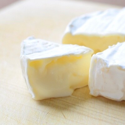 カマンベールチーズSAYURI 2個 3ヶ月定期便【16027】