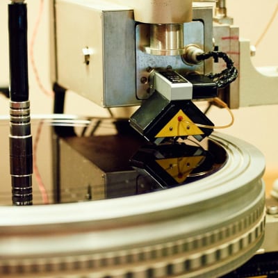 アナログレコード工場見学ツアー 2名様まで