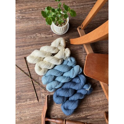 横浜藍毛糸セット 300g〔(Blue50g×2かせ、水色50g×2かせ、生成り50g×2かせ〕