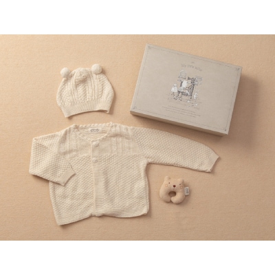 ニットカーディガン&ぼうし&プチラトル　ギフトボックス付き TAK131