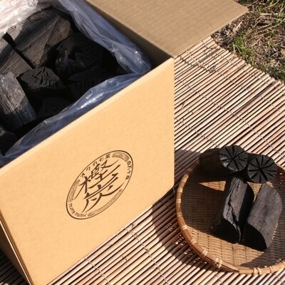 四万十市産　黒炭【樫7kg/箱×1箱】26-206