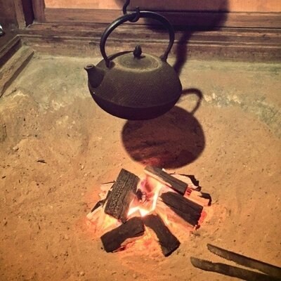 四万十市産　黒炭【樫7kg/箱×1箱】26-206