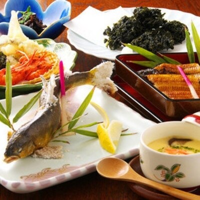 新ロイヤルホテル四万十に泊まる朝夕食付プラン【4名1室】26-132