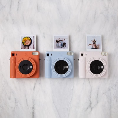 「インスタントカメラ instax(TM) チェキ スクエアセット」Chalk White