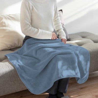 バスマットの糸で作った膝掛けブランケット　ブルー