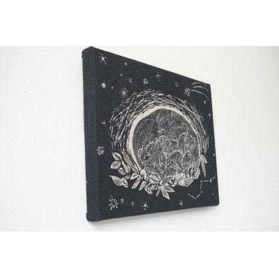 手染め　ファブリックパネル 「巣子守り」