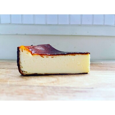 バスクチーズケーキ(ホール) | ホール ケーキ 焼菓子 焼き菓子 菓子 お菓子 冷蔵 _EJ03