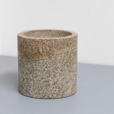 暮らしに寄り添う庵治石 「ROCK POT/ロックポット」植木鉢Lサイズ