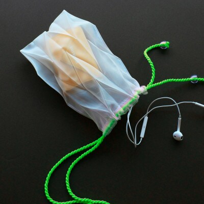 香川県産 プリーツ ポシェット・ヘリンボーン[グリーン1点]　軽やかで上品な透け感のあるサコッシュ