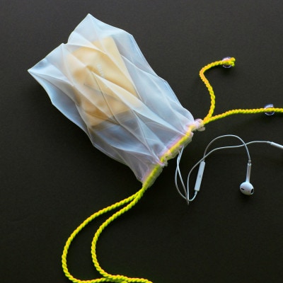 香川県産 プリーツ ポシェット・ヘリンボーン[イエロー1点]　軽やかで上品な透け感のあるサコッシュ