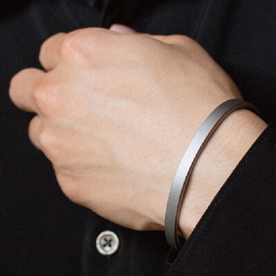 バングルPRESS ブラックホーニング tav0056