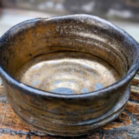 陶芸家 番匠谷武作「焼き物」金釉ちぬの海茶碗　099H787