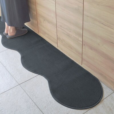 北欧風キッチンマット ラグマットタイプ ピーナッツ型 チャコール 抗菌防臭 diw0005