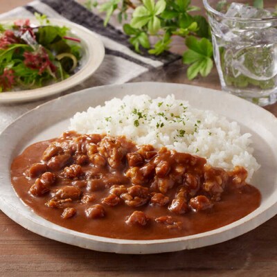 【全3回定期便】糸島どりもも肉カレー(24食入) 糸島市/トリゼンフーズ [ACD011]