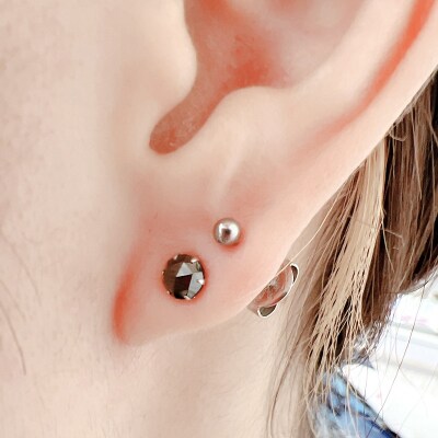 トータル0.7ct　【AAA】ブラックダイヤモンドピアス HRAC-0070