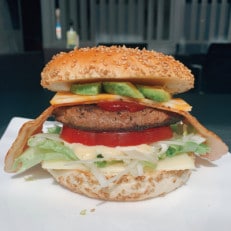 A4ランク京都牛100%パテ!プレミアムダブルチーズバーガー4個セット ※ナゲット20個付き | ふるさと納税のお礼品