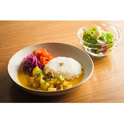 〈地元応援!タイカレーセット&おそう菜3食分〉おうち時間を楽しむ地元飲食店コラボセット