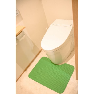 洗濯いらず、ずれない、抗菌のふく楽　トイレマット　ライトグリーン