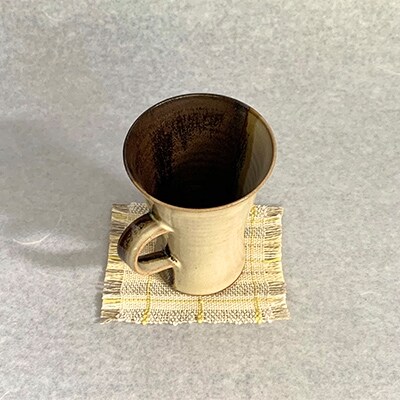 高取焼細マグカップ【黒さび】と草木染手織りコースター