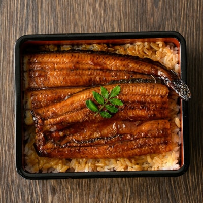 鹿児島産うなぎ蒲焼(無頭)156～185g×3尾(たれ+山椒付)