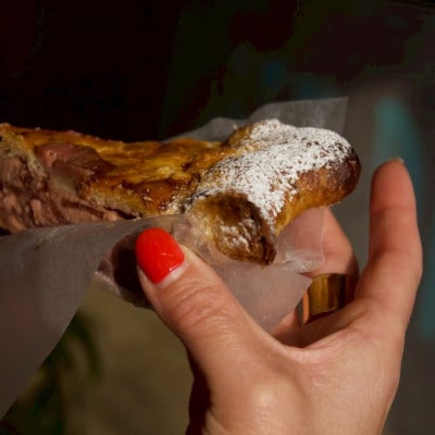 ダークチェリーとクランベリーの甘酸っぱいジューシーな味わい　アメリカンチェリーパイ　ハーフカット