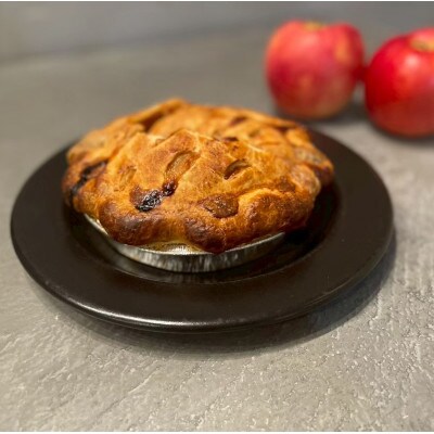 りんごの苗を植える所から始めたアップルパイ専門店【クリームチーズアップルパイ】ミドルホール