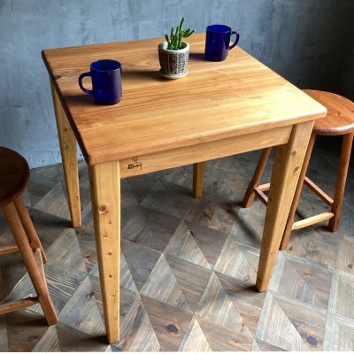 Mipig カフェテーブル　60×60cm　チーク 国産無垢材