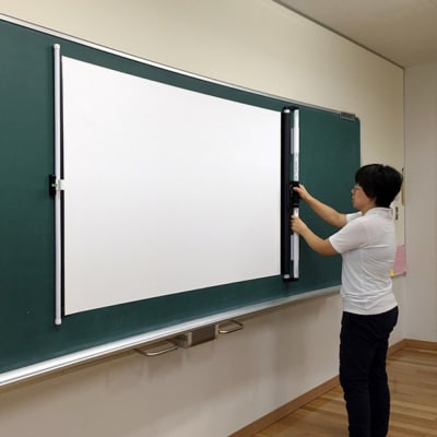 ローラー巻取型(横引き)マグネット式スクリーン70型　AG33　