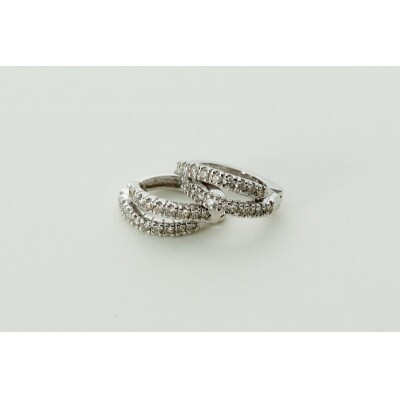 【ジュエリーの街、山梨県甲府市】ダイヤ0.40ct K18WGピアリング　LE995W