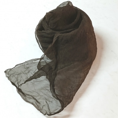 熊野番茶染め　シルクオーガンジースカーフ　墨黒色(ミョウバン×鉄媒染