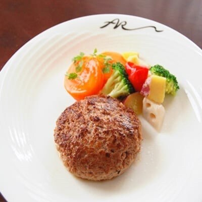 下北牛ハンバーグとピリ辛ソーセージのセット