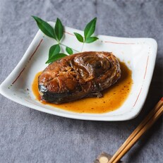 鯉の旨煮2パックとわかさぎかりんとう8パック詰め合わせ