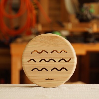 【うみ】おだやかにゆれる海をイメージした楽器玩具