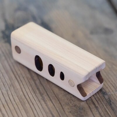 「モリウオ」　森のつかいシリーズ・ヤマメ　おもちゃの楽器