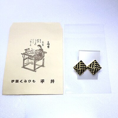 (組紐)イヤリング　角張　黒金