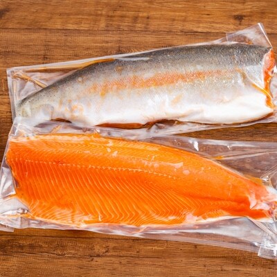 皮付きトロサーモン約1.5kg