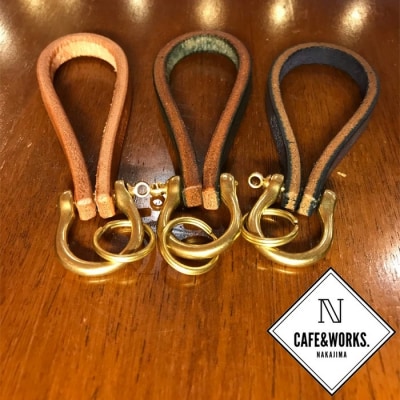 レザークラフト:真鍮シャックル本革レザーキーホルダー(ナチュラル)