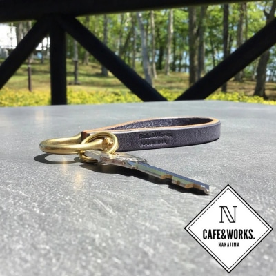 レザークラフト:真鍮シャックル本革レザーキーホルダー(チャコール)