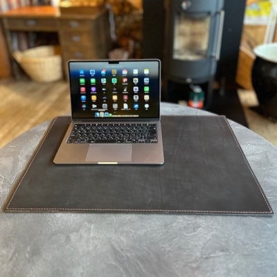 本革レザーデスクマット(ブラック・レッドステッチ)