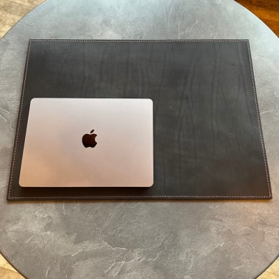 本革レザーデスクマット(ブラック・レッドステッチ)