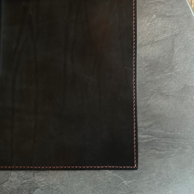 本革レザーデスクマット(ブラック・レッドステッチ)