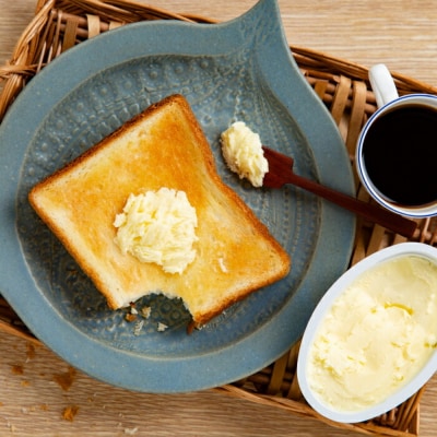 【定期便3カ月】よつ葉パンにおいしい発酵バター(100g)×4個×3回