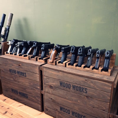 WOOD WORKS ハンドガンスタンド 5丁掛【ブラウン】