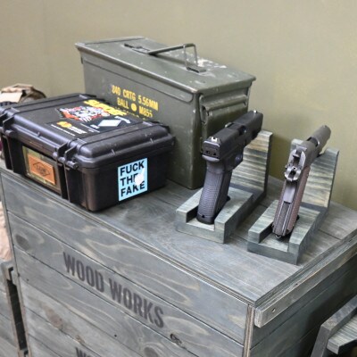 WOOD WORKS 日本製 ガンスタンド 1丁掛【本体カラー:ミリタリーグリーン】