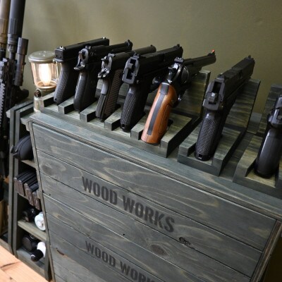 WOOD WORKS ハンドガンスタンド 5丁掛【ミリタリーグリーン】