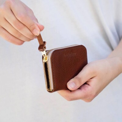 【革製品】ラウンドファスナーのコンパクト財布(色・レッド)
