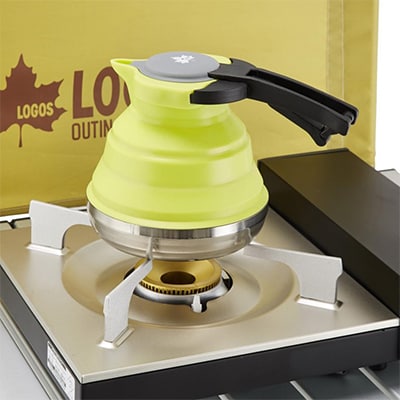 たためるシリコンケトル 1L 直火調理可能でアウトドアなど持ち運びも楽々。　81210305