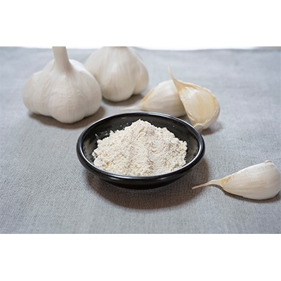 にんにくパウダー4種×各2袋と黒にんにく約100g×2パック・黒にんにくペースト70g×1本