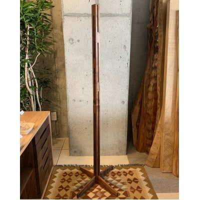 北欧調の木製ポールハンガー160cm(ウォールナット材)コートやカバン、帽子をオシャレに掛けられる♪